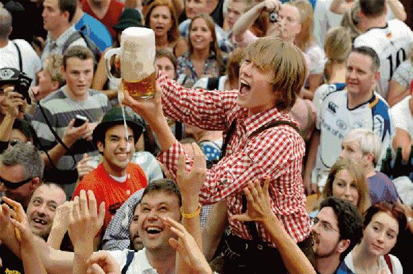 首届龙虾啤酒节,2022年6月龙虾啤酒节