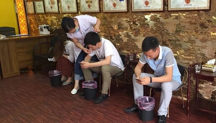 儿童鼻痒鼻塞鼻炎用什么喷剂,小孩鼻塞建议用什么鼻喷雾剂