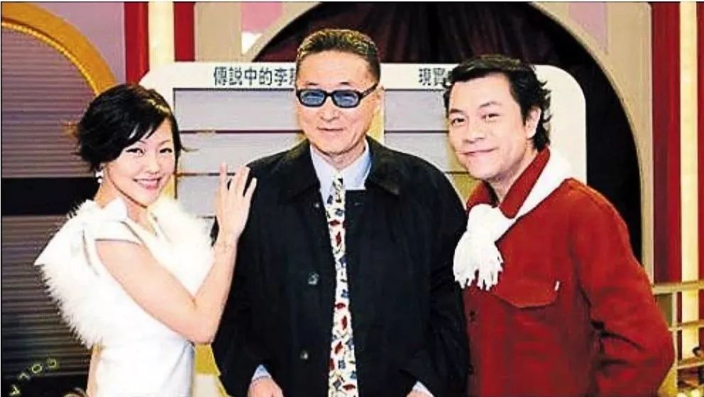 小S被分成两半的女人