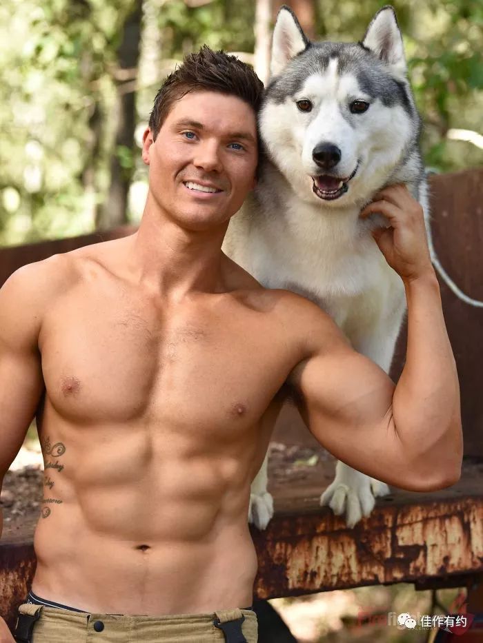 澳洲消防队帅哥大秀肌肉照,澳洲消防员帅哥