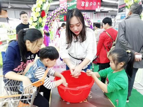 免费送！家家悦携手嘟嘟宝贝呵护孩子滋润过冬