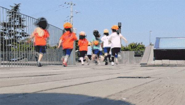 武汉9岁孩子玩刺激游戏,玩个刺激游戏的小孩