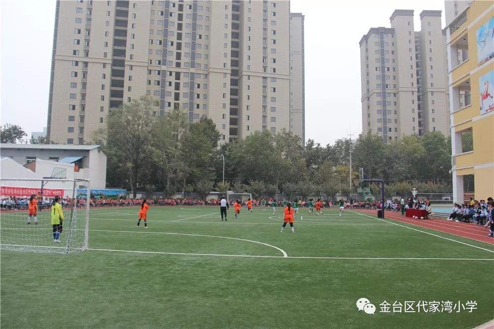 小学班级足球联赛火热开赛,石嘴山市小学校园足球联赛