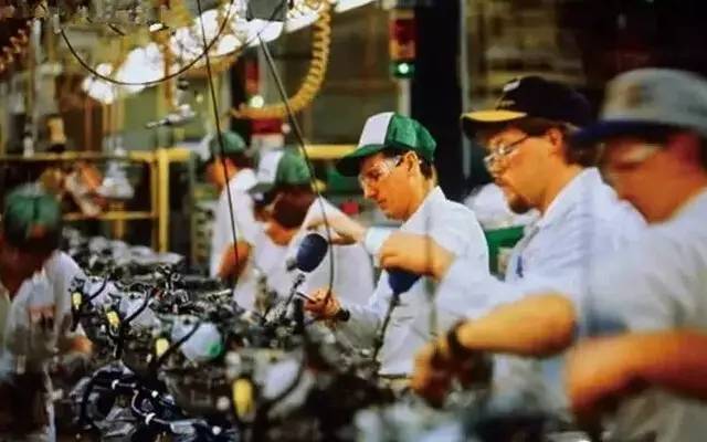 拯救你的颈椎！这款德国变态”护颈”神器，让你坐着比躺着还舒服，连失眠也能救一下