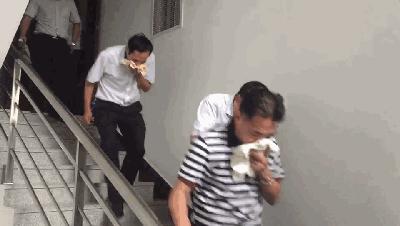 【安全】商场遇上突发火灾怎么办？