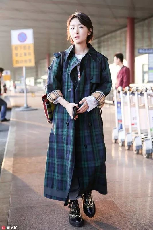 气场全开帅气,搭配黑色皮衣高跟短筒靴霸气个性