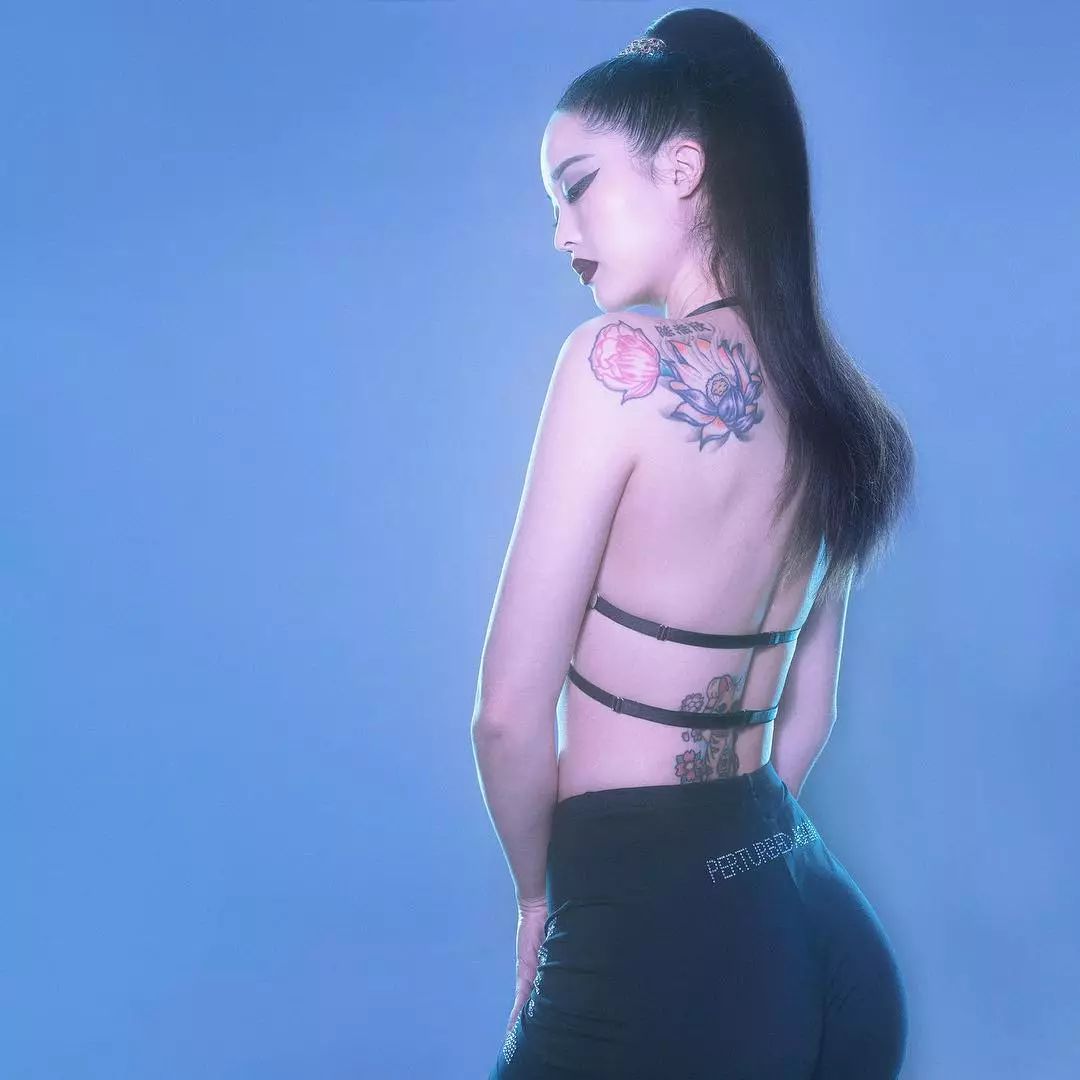 圆圆脸大眼睛好看吗,圆圆脸大大的眼睛