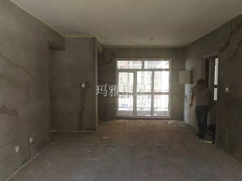 石河子三室二厅50万精装修急卖,石河子二手房大户型推荐