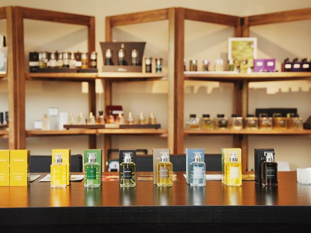 桂花味道的香水最好的,桂花味浓一点的香水