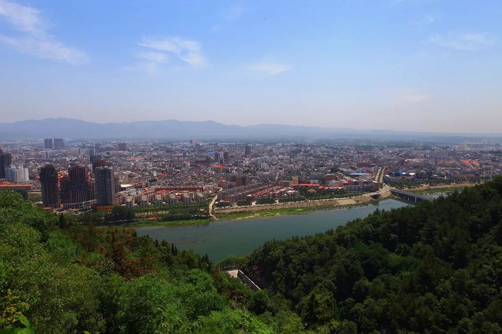 钢铁大王的故事,钢铁大王传奇人生