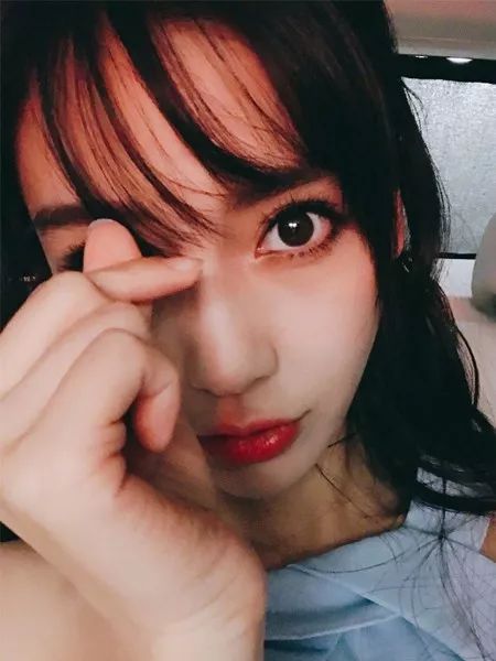 孟美岐遮眼的图,孟美岐的眼睛