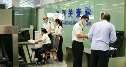 留学生回国戴表过海关交税吗,留学生回国帮朋友带东西被判刑