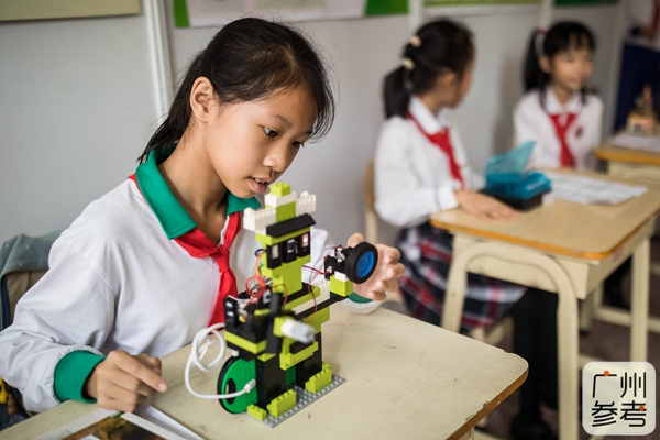 怕大雨天地下车库浸水?00后小学生造“神器”搞掂