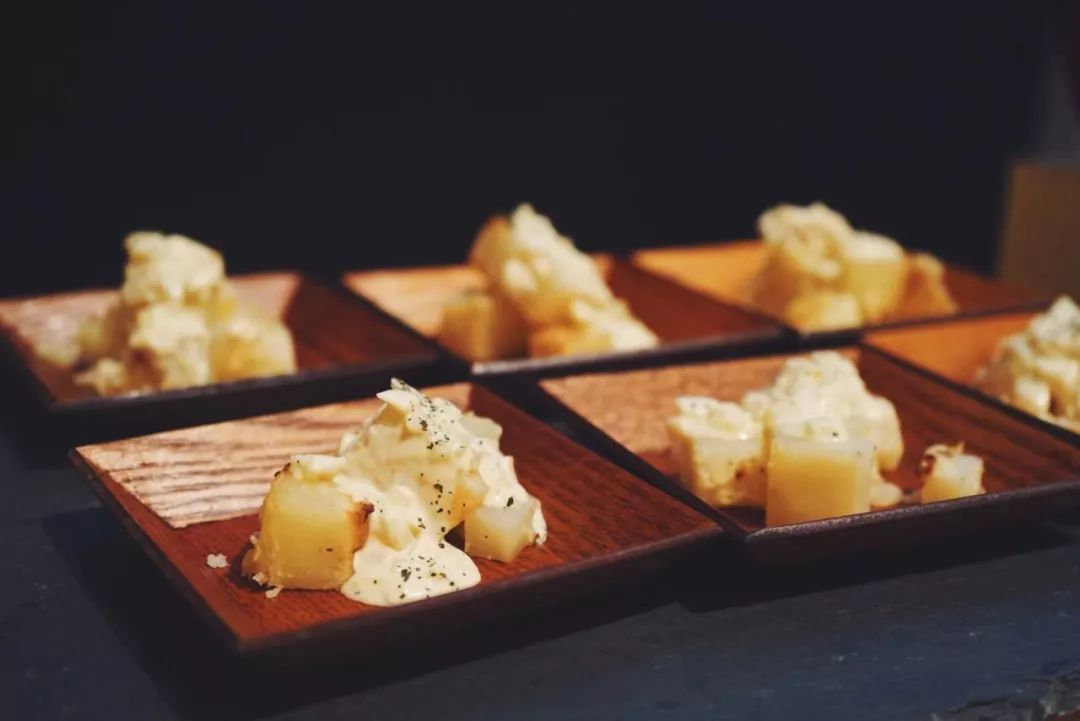 麦当劳绿了,麦当劳变绿了怎么回事