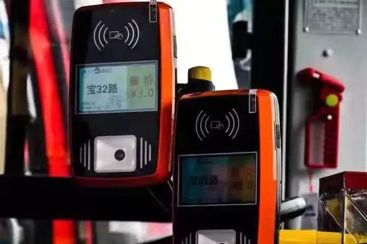 天津公交上下刷卡,天津公交车刷卡机