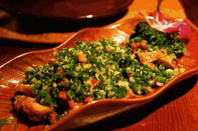 不出昆明就能吃到版纳特色烧烤,不出京城就可以吃遍全国美食