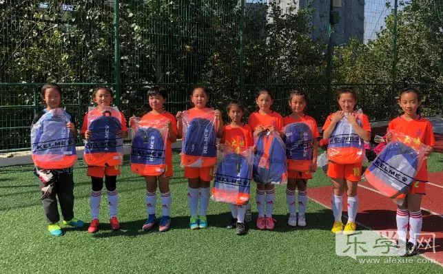 八大峡小学怎么样,八大峡小学的视频