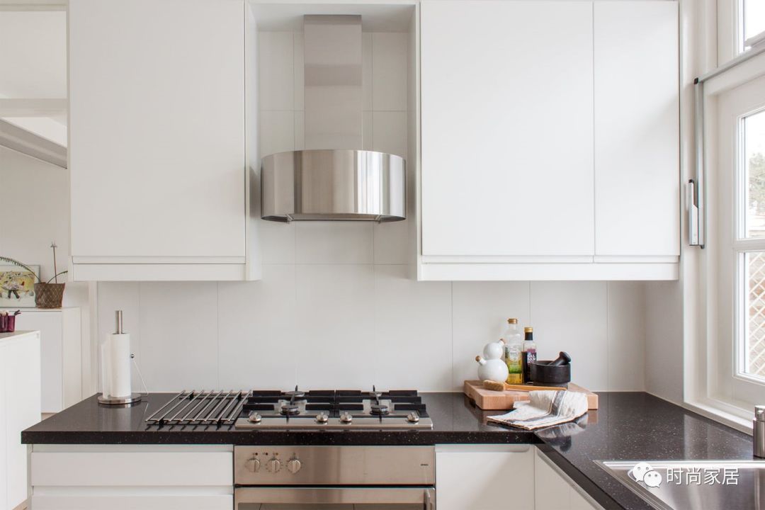 建筑师小哥和家居女编辑的小户型对决，你站谁家？