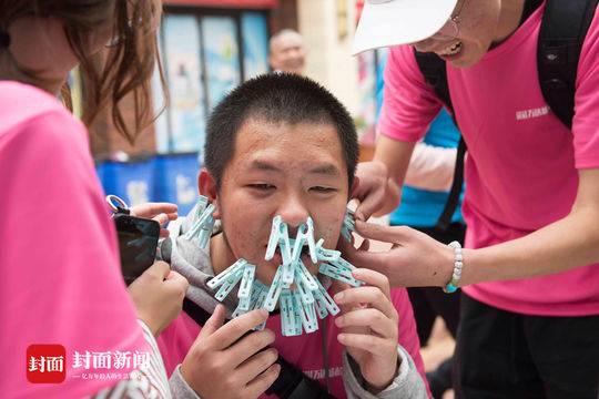 足球青训邹侑根,踢足球投篮球