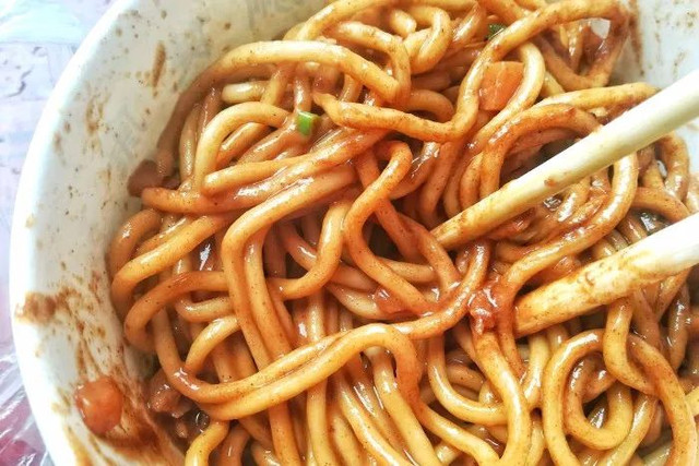 这碗面火了30年,这碗面居然上热搜了