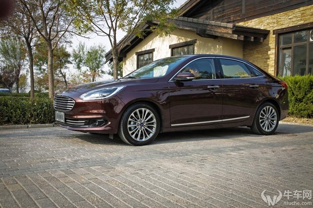 试驾全新福特福睿斯,福睿斯性价比