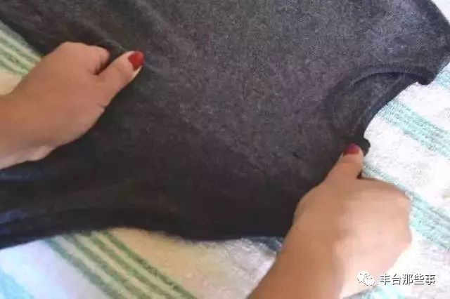 羊毛衣用洗衣粉泡一夜,羊毛衣可以用洗衣粉吗