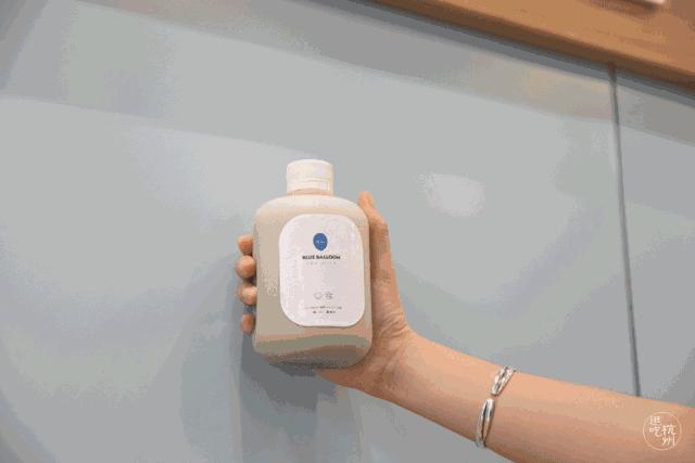 人手一杯咖啡,人手一杯超大杯奶茶