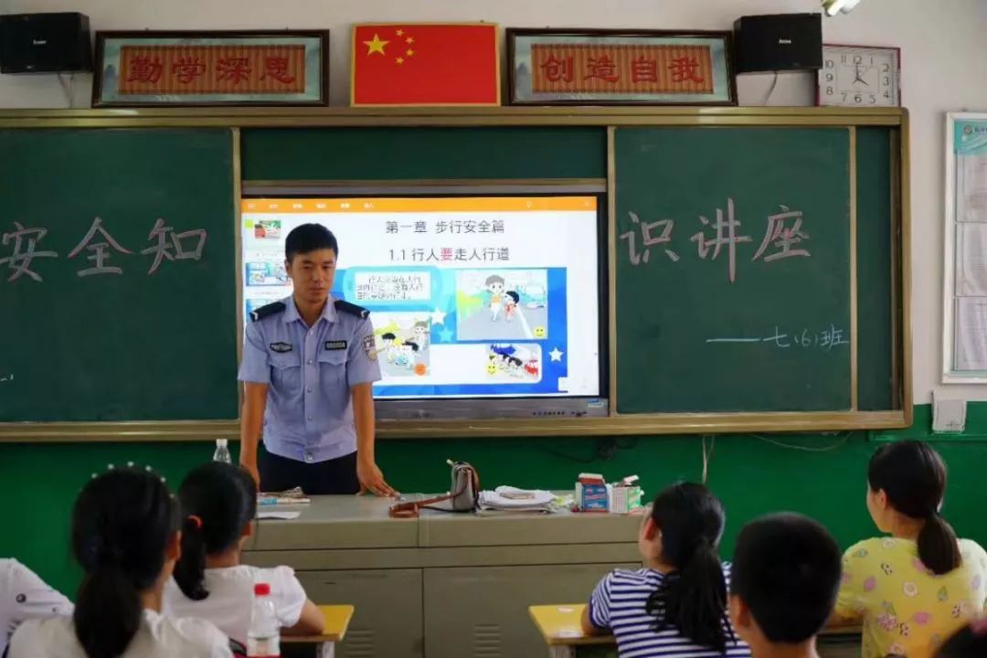 厉害了word哥图片,厉害了word兵哥哥