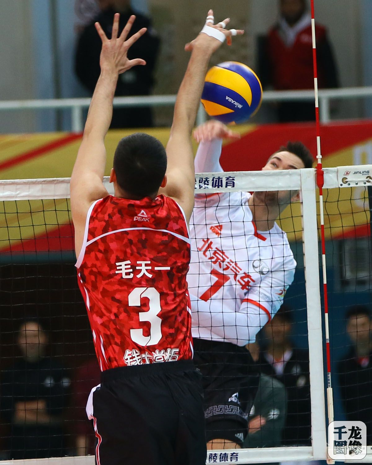 北京北汽男排挺进决赛目标卫冕,北汽男排排除困难积极备战联赛