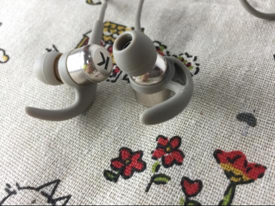 颜值与性能并存的入耳式蓝牙耳机,颜值音质并存的耳机