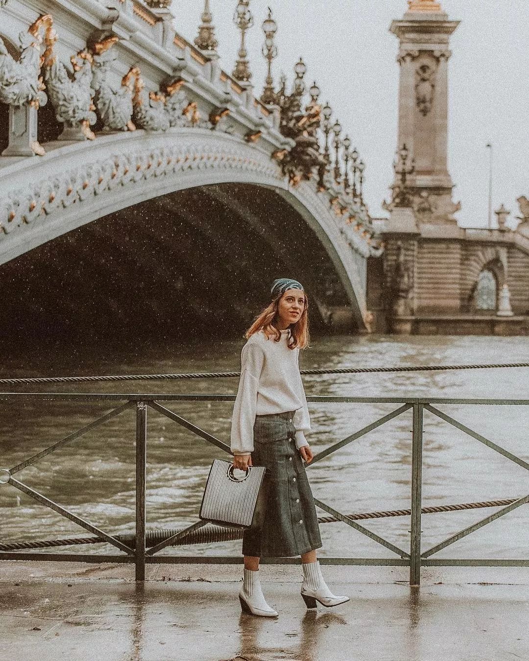 时髦新穿法冬天也能穿裙子,冬季哪些裙子比较轻盈又好穿