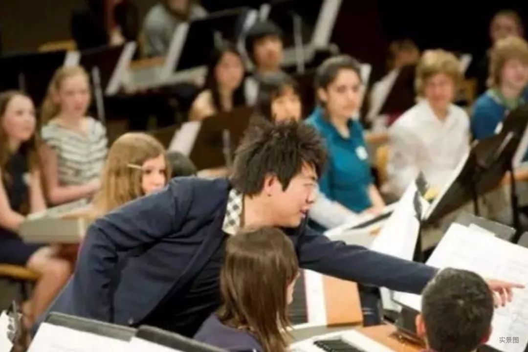 郎朗和百名琴童合奏成都采访视频,郎朗百名琴童报名条件
