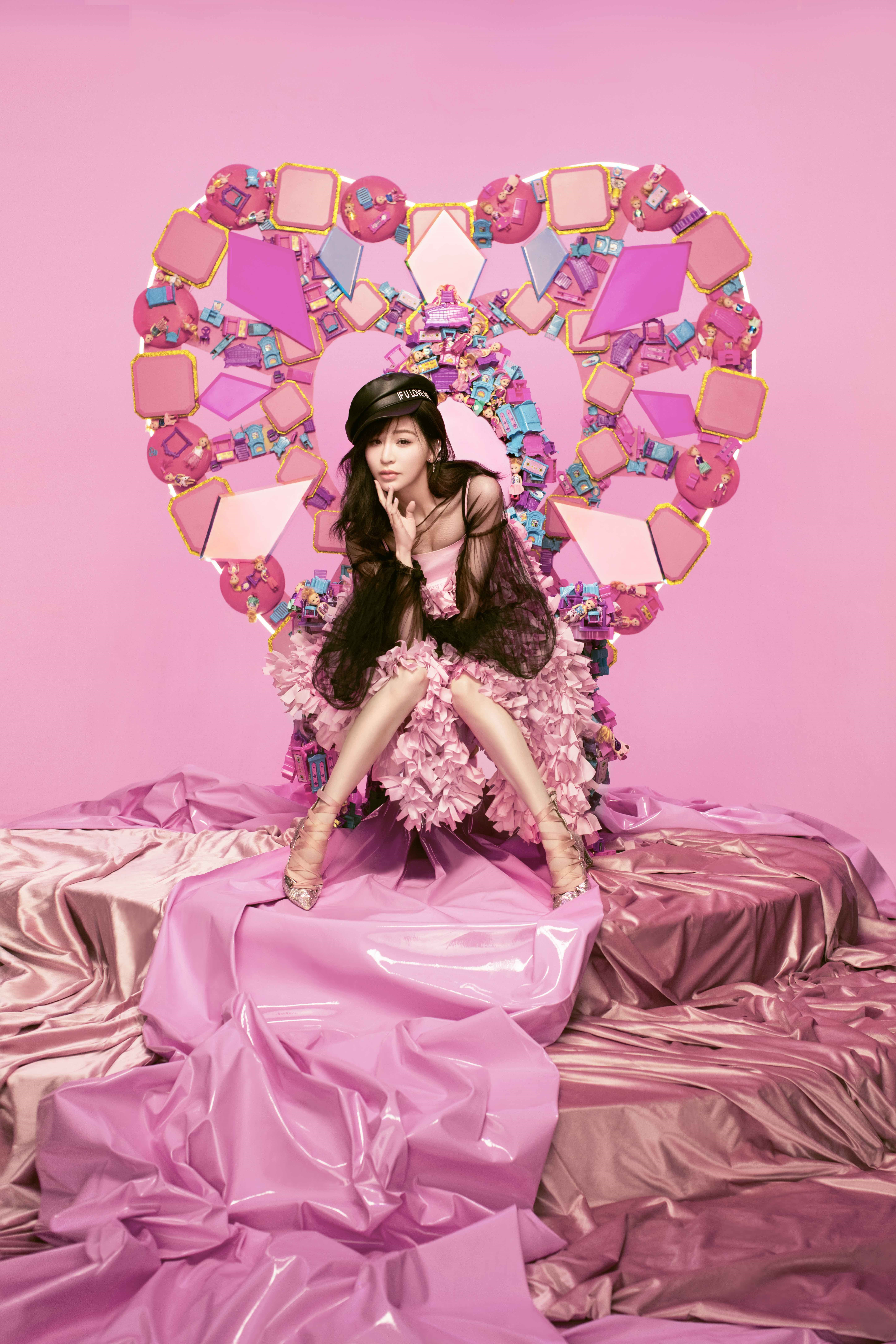 王心凌新专辑”黑哈妮”玩酷开门关键字立马火登热搜榜！