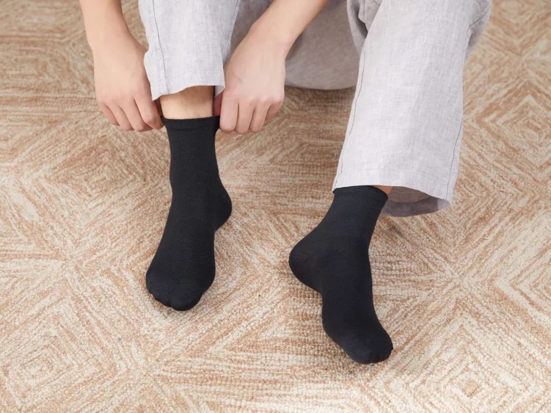 利用秸秆做袜子,用泥土做袜子