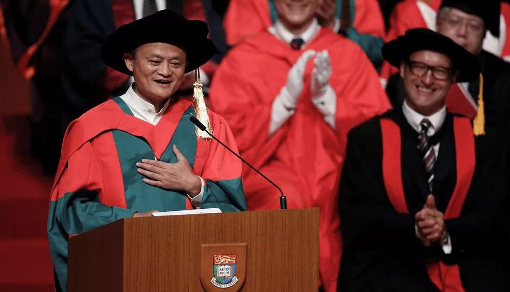 刘强东被员工坑死，马云在小饭馆痛哭：当爸爸前，谁还没当过孙子？