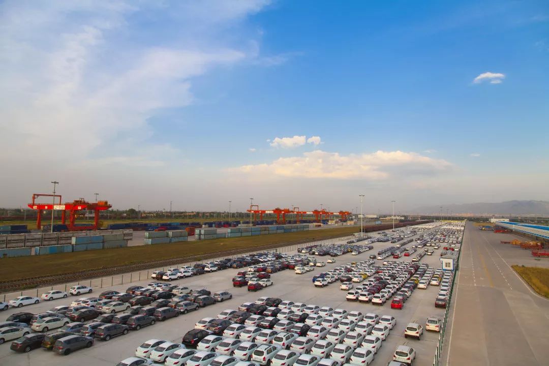 硬核举措推动服务业回暖复苏,激活中国经济新动能的三个着力点