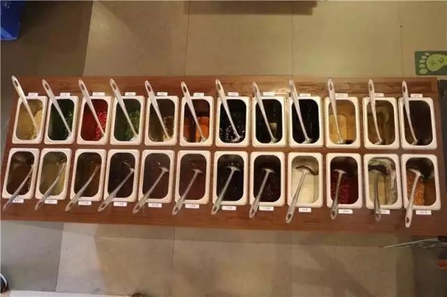 吃火锅芝麻蘸酱怎么调才好吃,吃火锅蘸酱怎么调