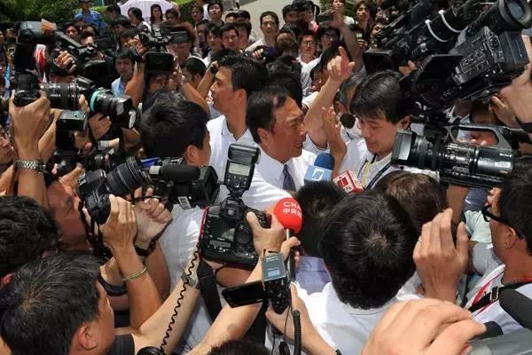 富豪郭台铭资料,郭台铭谈霸道总裁