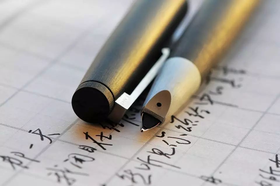 为什么名人都喜欢用钢笔,为什么以前用很普遍的钢笔