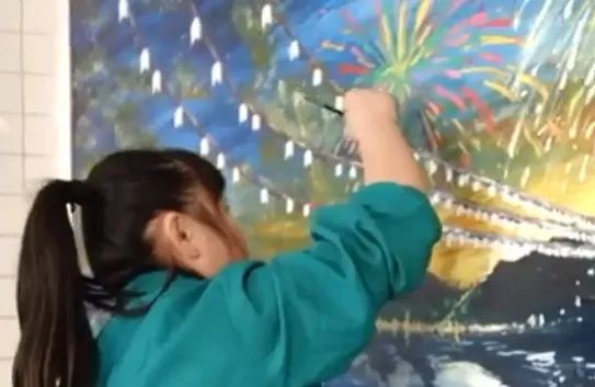 保洁阿姨画3d效果黑板报,保洁阿姨画黑板报视频