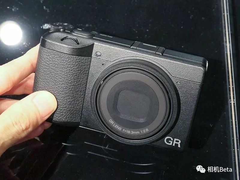 理光GRIII上手图，售价10万日元明年发布