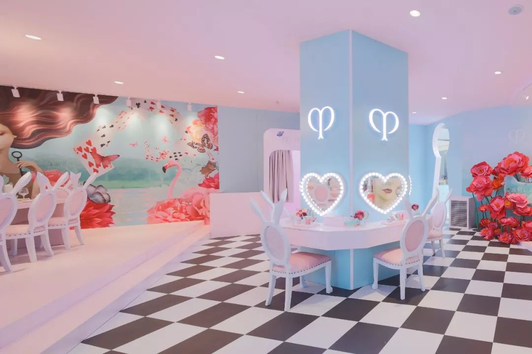 恃美行凶在线抢钱｜CPB圣诞限量系列美得不！合！法！