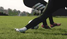 维维足球pro过人教学,沉浸足球简单的过人技巧