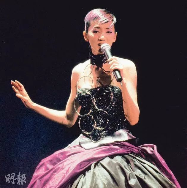 影视日报|《延禧攻略》版权卖90国梅艳芳逝世15周年梅妈*放播**爱女美国演出纪念;欧阳娜娜推销祛痘药膏医师指正:那是涂私密处的