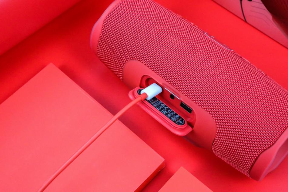 水中也能*放播**的好声音—JBLGE4体验