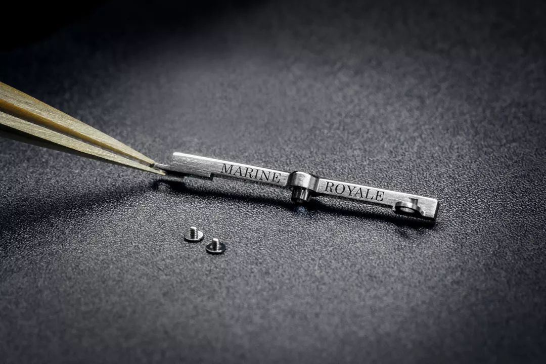 传奇时计再起航勾勒令你倾心的“绅士蓝”