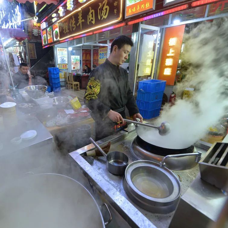 在成都一天三顿都吃火锅,成都吃羊肉汤的地方