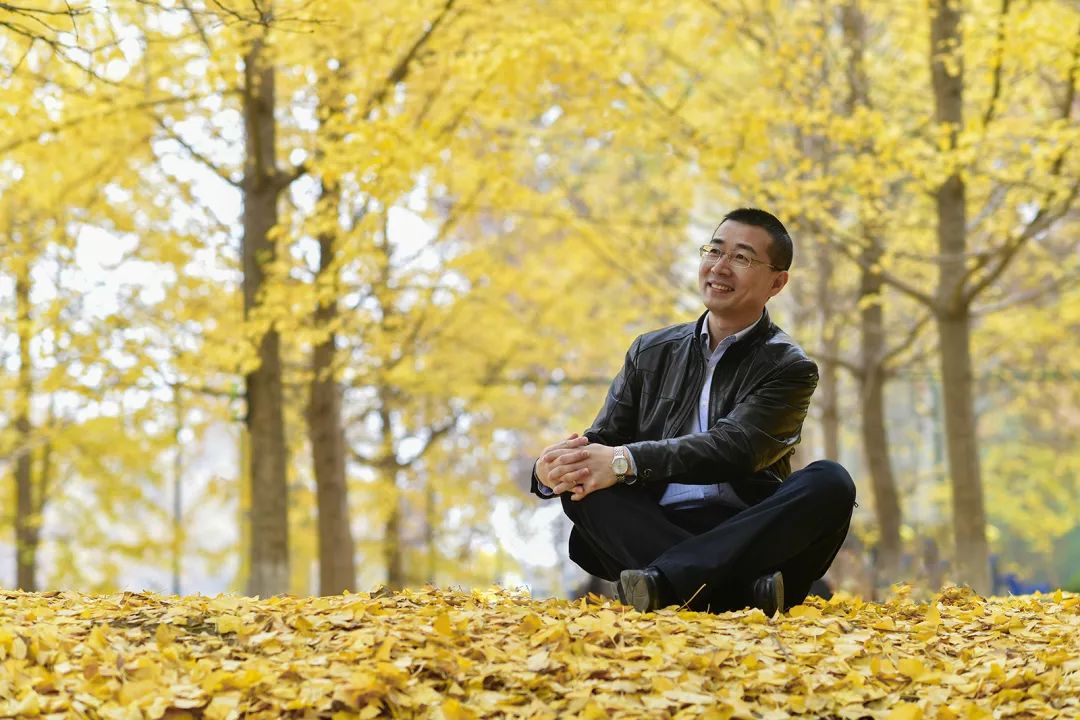 “妈，我在华师看了一场金黄色的雪！”