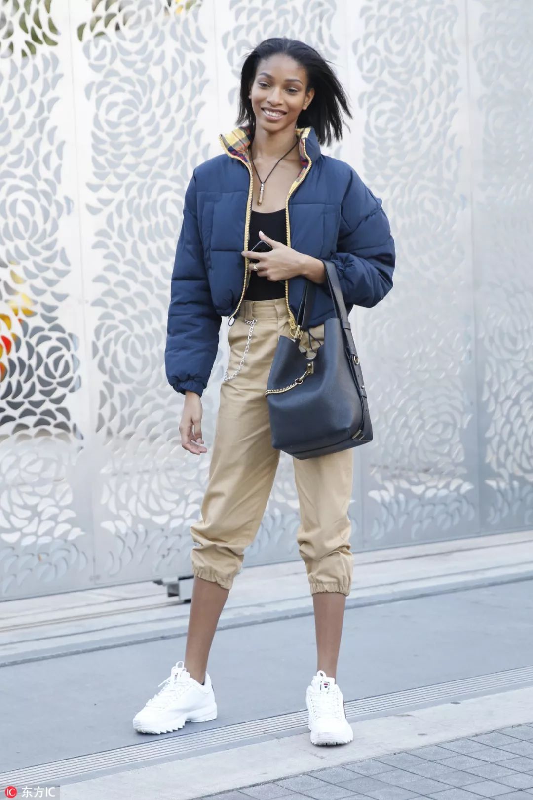 为什么棉服穿一段时间会变轻,一穿羽绒服就掉毛