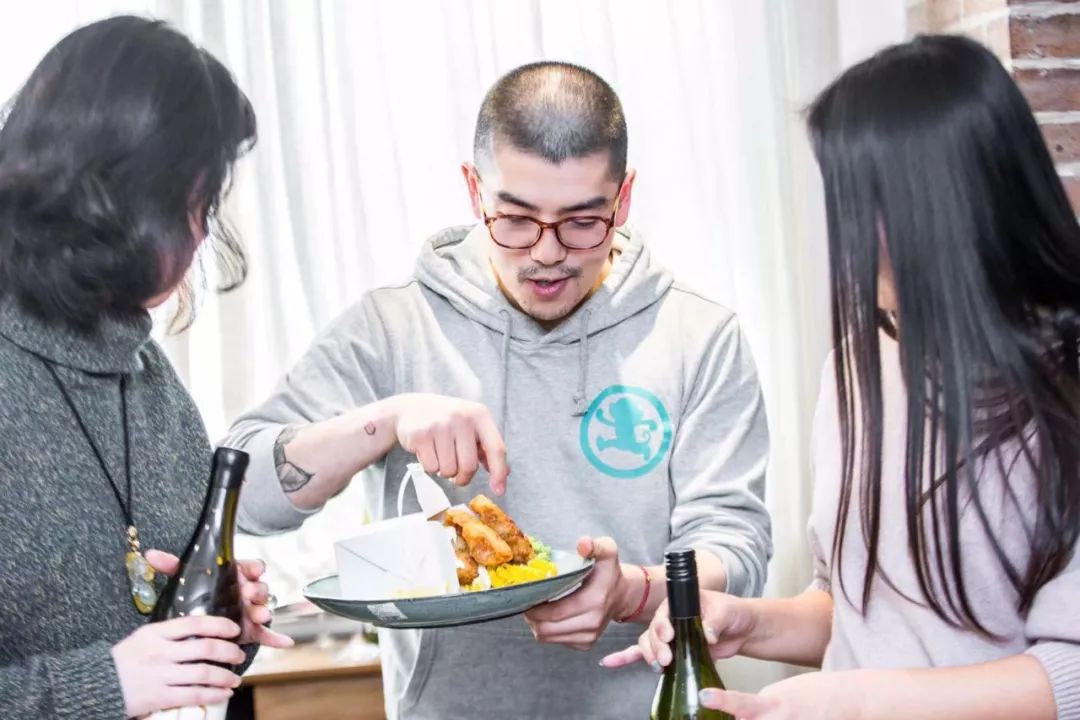 澳洲这杯暖冬的美酒里，可以闻到桉树叶的夏天味道